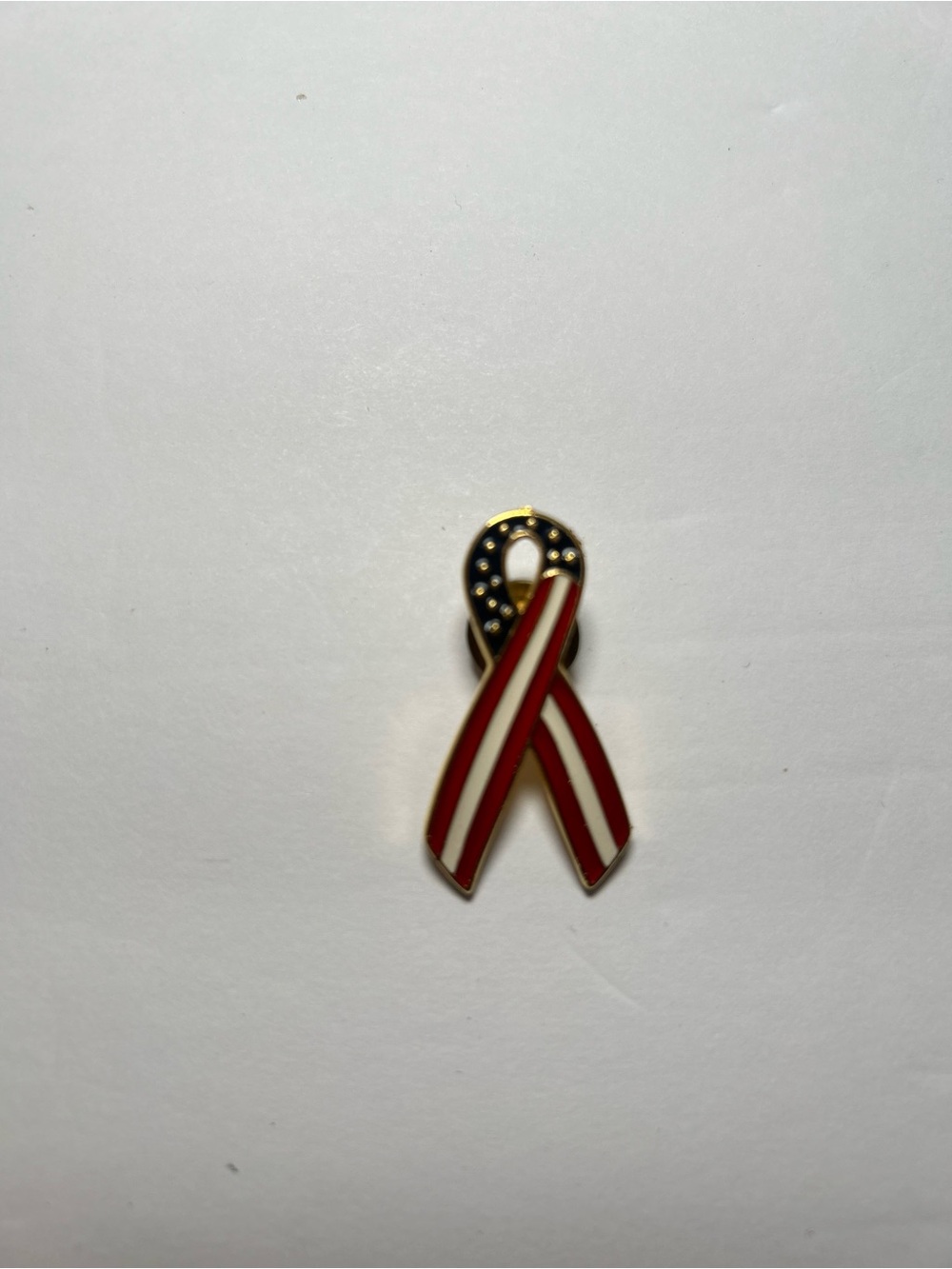 American Flag Ribbon Stars USA Vintage Gold Tone Enamel Lapel Pin